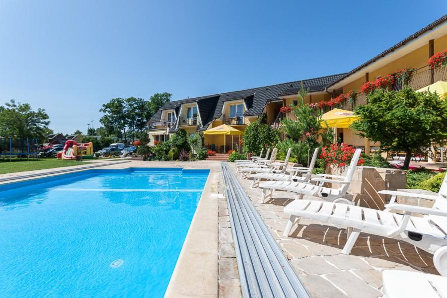 Perla Baltyku Hotel Pustkowo Exterior photo